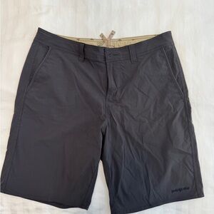 Patagonia Men's Dark Gray/ Black Flat Front Shorts Swim Hike EUC